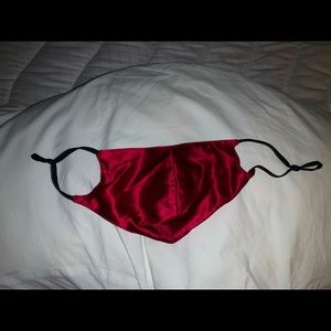 LOVELY BURGUNDY MASK